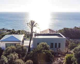 Vista exterior de Casa o xalet en venda en Sitges amb Aire condicionat, Calefacció i Jardí privat