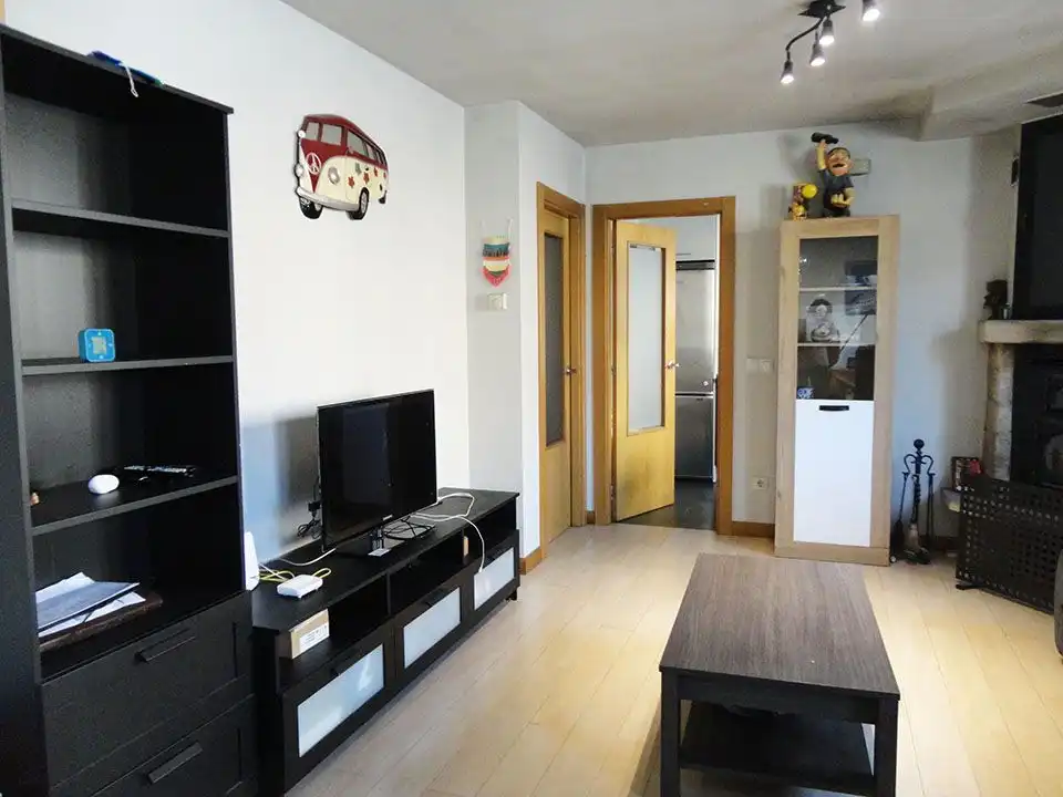 Sala d'estar de Casa o xalet en venda en Palacios de la Sierra amb Calefacció