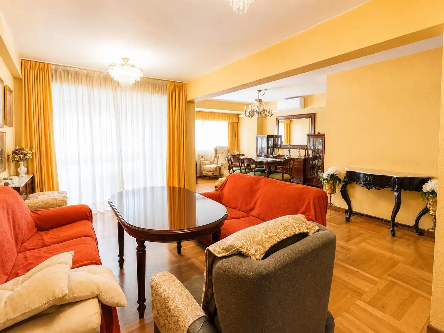 Sala de estar de Piso en venta en Granada con Jardín privado, Parquet y Piscina comunitaria