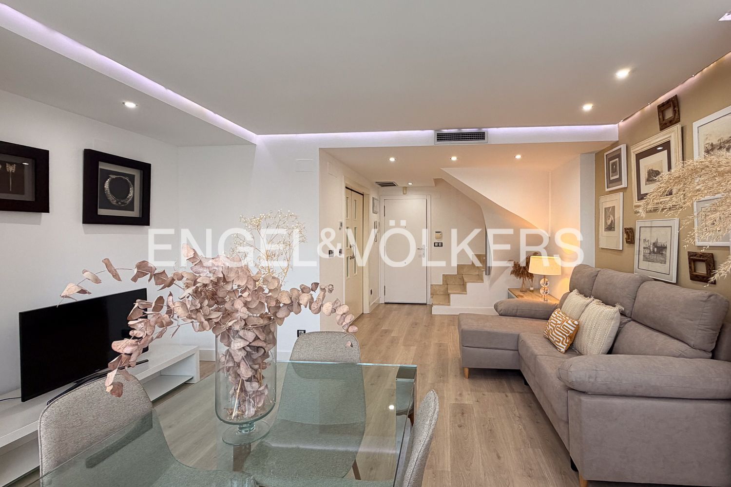 Living room of Duplex to rent in  Valencia Capital  with Air Conditioner, Heating and Furnished