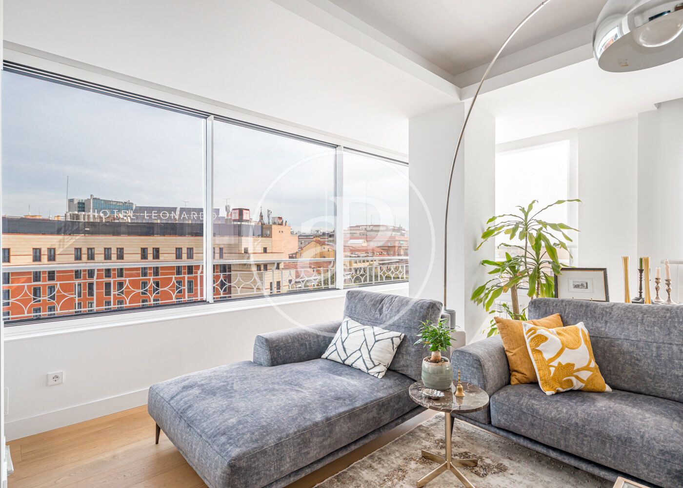 Living room of Flat for sale in  Madrid Capital  with Air Conditioner, Heating and Storage room