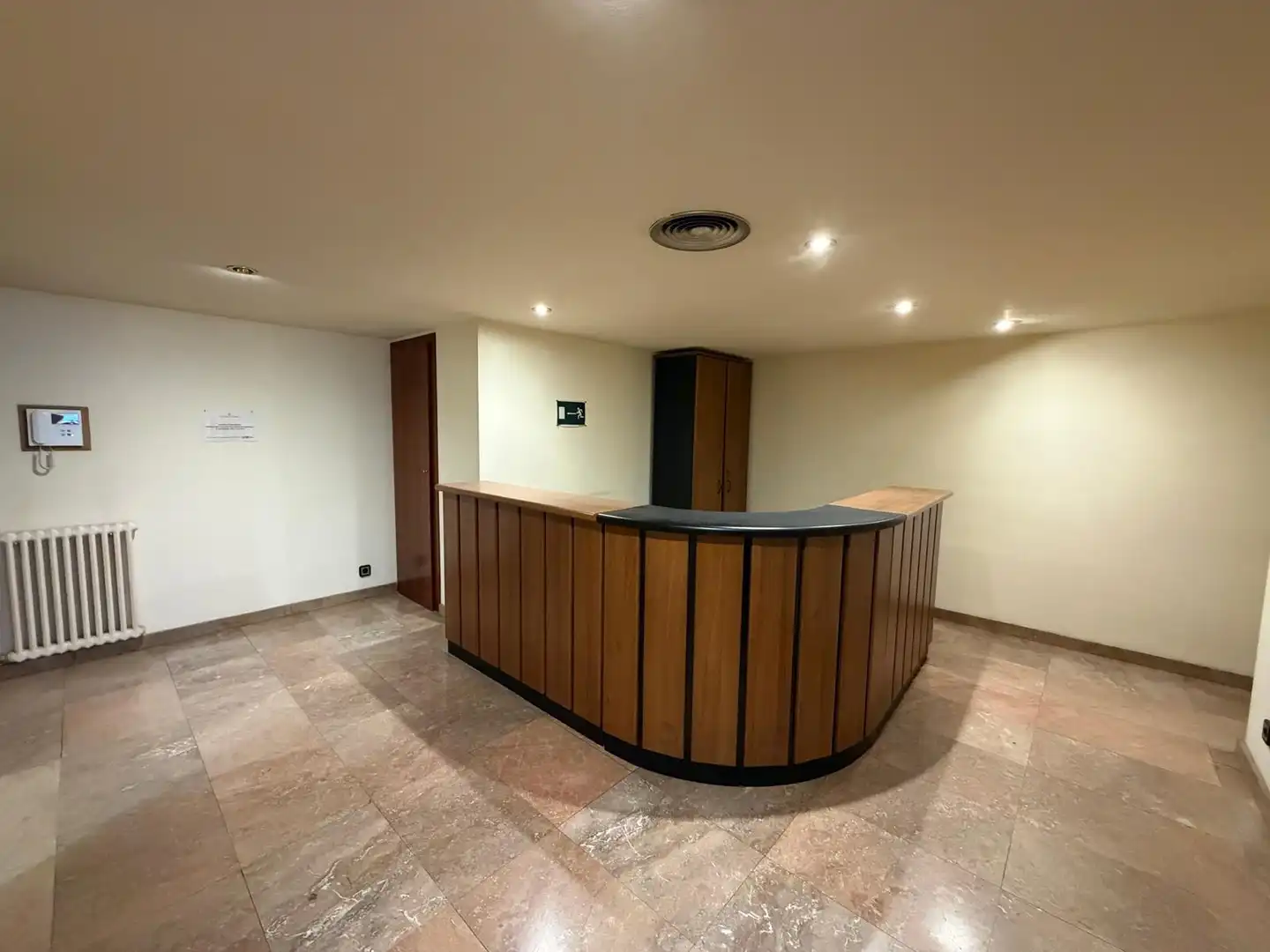 Office for rent in Girona  with Air Conditioner and Heating