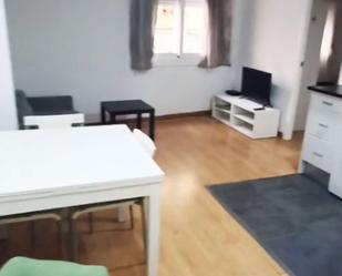 Living room of Study to share in  Barcelona Capital  with Air Conditioner and Terrace