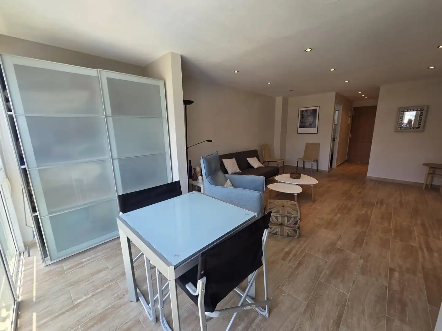 Sala de estar de Estudio en venta en Alicante / Alacant con Amueblado y Piscina comunitaria