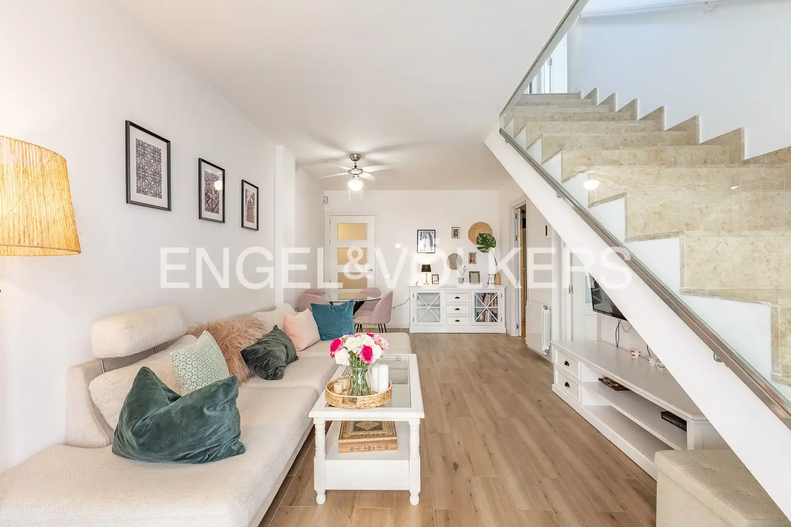 Sala de estar de Dúplex en venta en Rubí con Calefacción, Parquet y Terraza