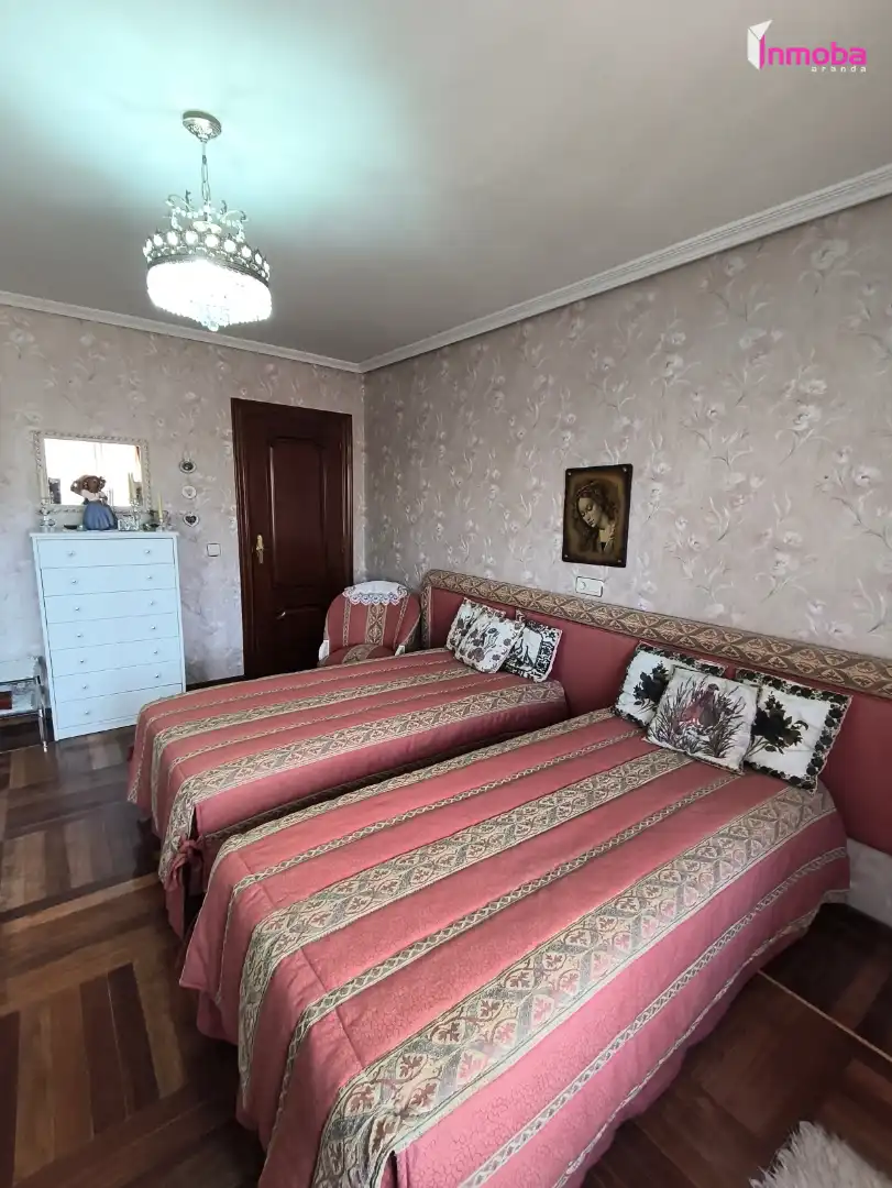 Habitación de Piso en venta en Aranda de Duero con Calefacción, Parquet y Trastero