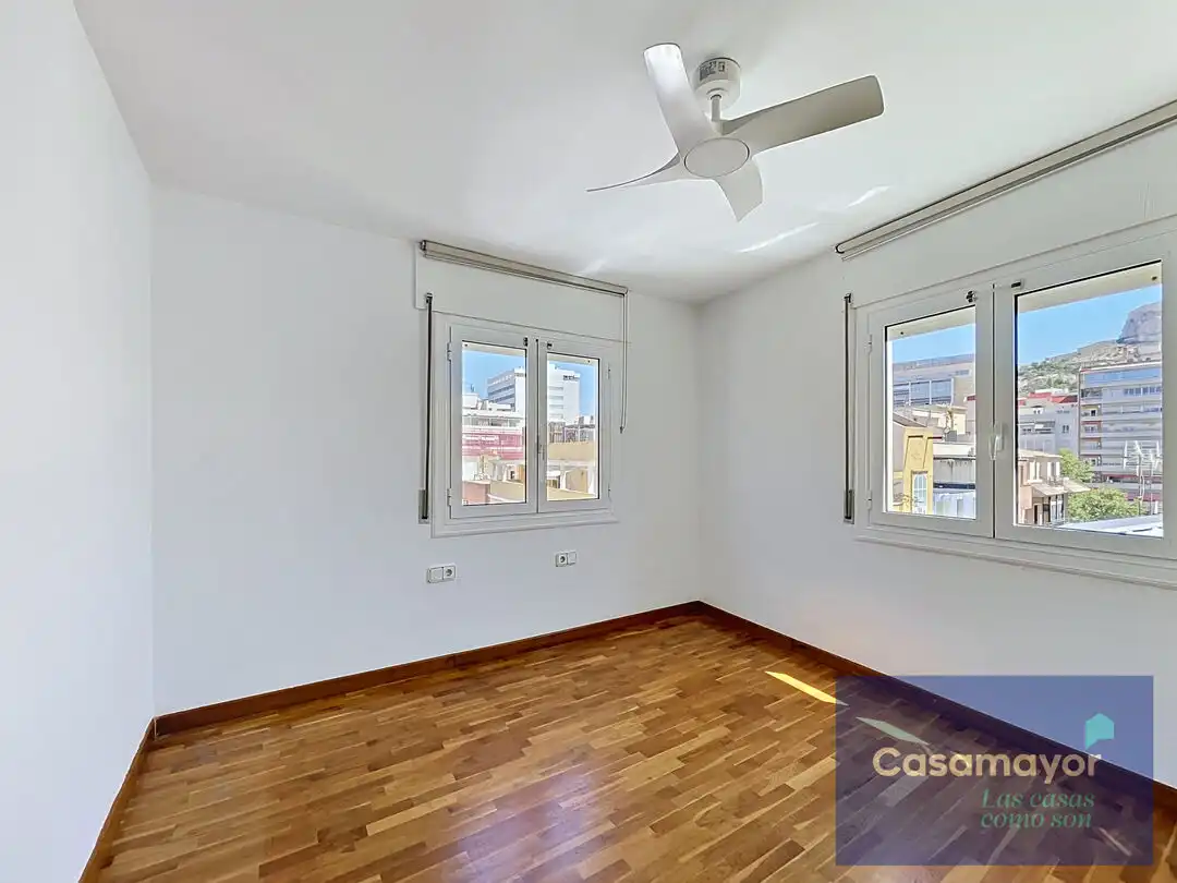 Bedroom of Flat for rent in Alicante / Alacant  with Air Conditioner and Heating