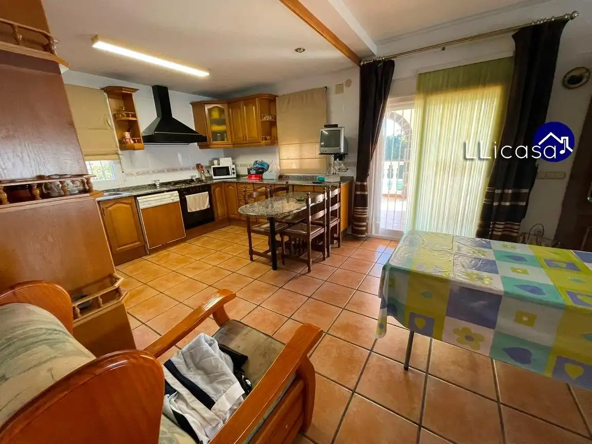Cocina de Casa o chalet en venta en La Pobla de Vallbona con Calefacción, Jardín privado y Terraza