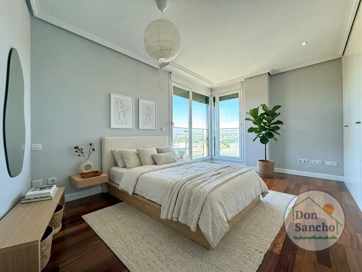 Bedroom of Attic for sale in Valladolid  with Air Conditioner, Heating and Terrace