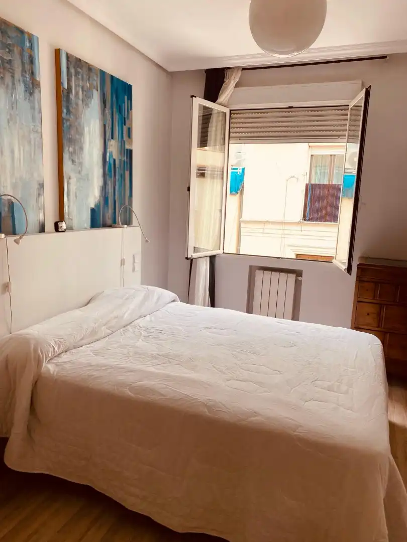 Bedroom of Flat for rent in Madrid  with Air Conditioner, Heating and Parquet flooring