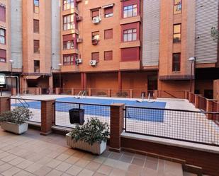 Piscina de Apartament de lloguer en  Madrid Capital amb Aire condicionat, Calefacció i Jardí privat