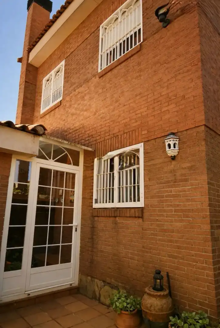 Chalet con jardín en venta en Pioz, imagen 2