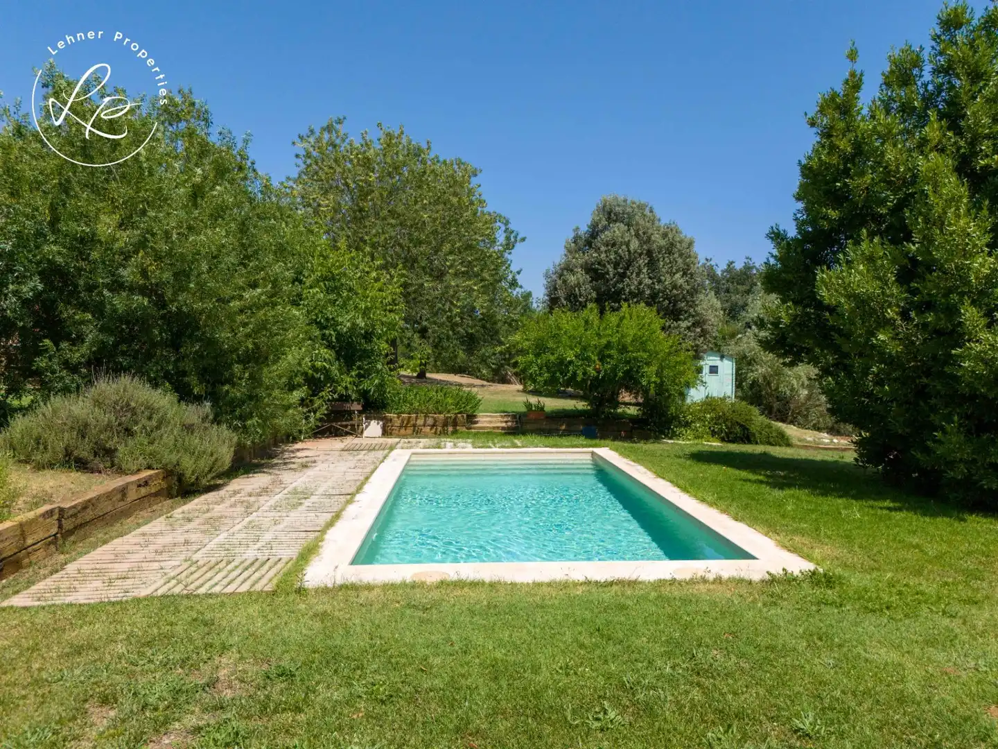 Piscina de Finca rústica en venda en Navata amb Aire condicionat, Calefacció i Jardí privat