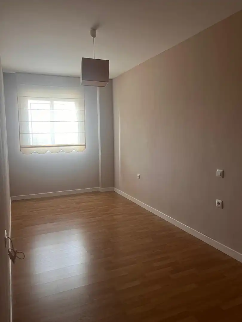 Schlafzimmer von Wohnung zur Miete in Cáceres mit Klimaanlage, Heizung und Möbliert