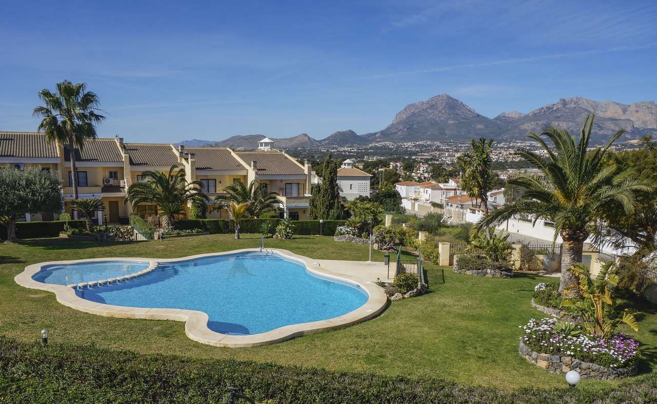 Swimming pool of Single-family semi-detached to rent in L'Alfàs del Pi  with Air Conditioner, Private garden and Terrace