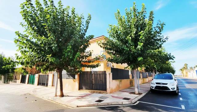Casa adosada en Venta en Calle Goleta en Los Narejos - Punta Calera