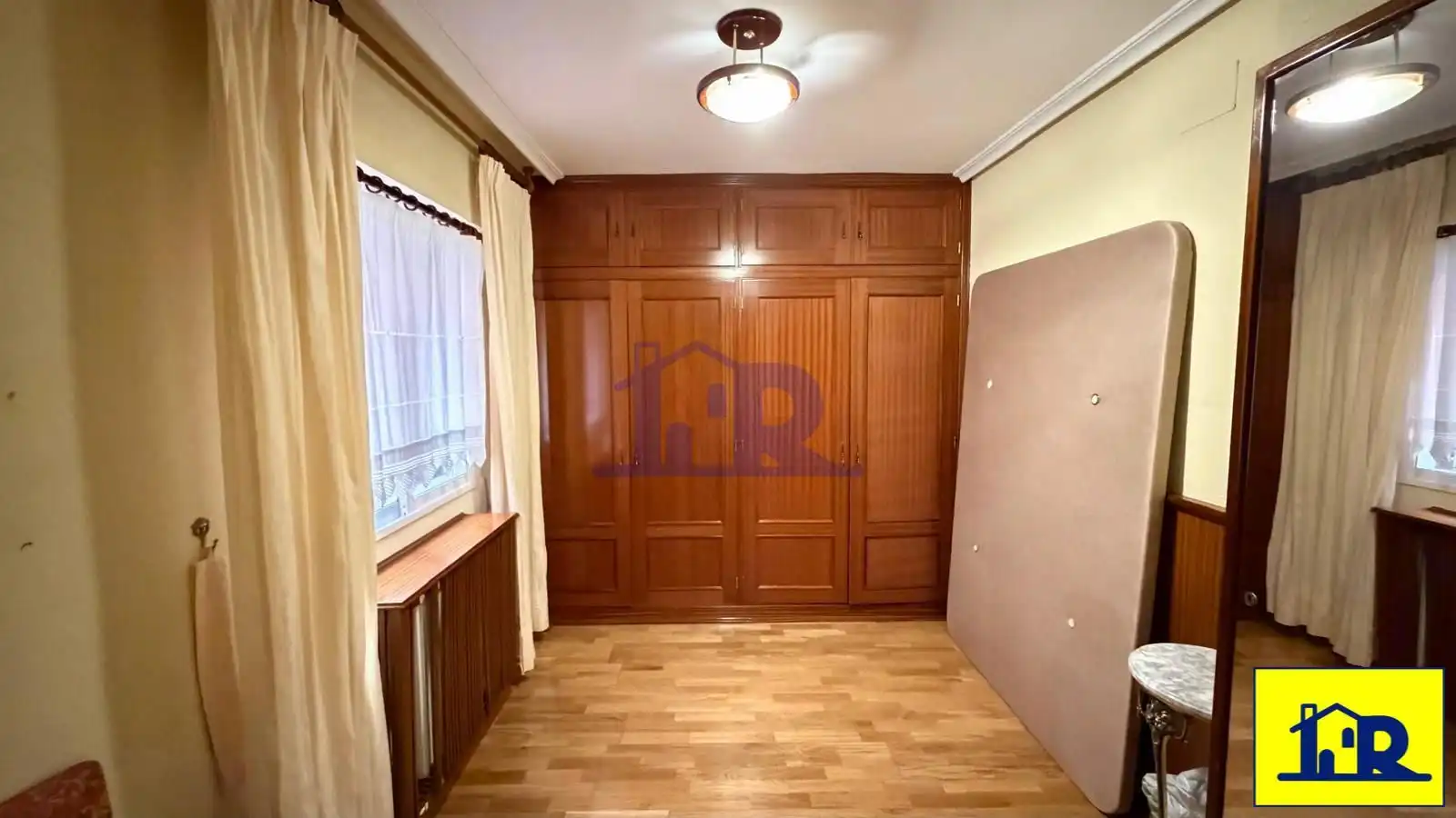 Habitación de Piso en venta en Cuenca con Calefacción, Terraza y Trastero