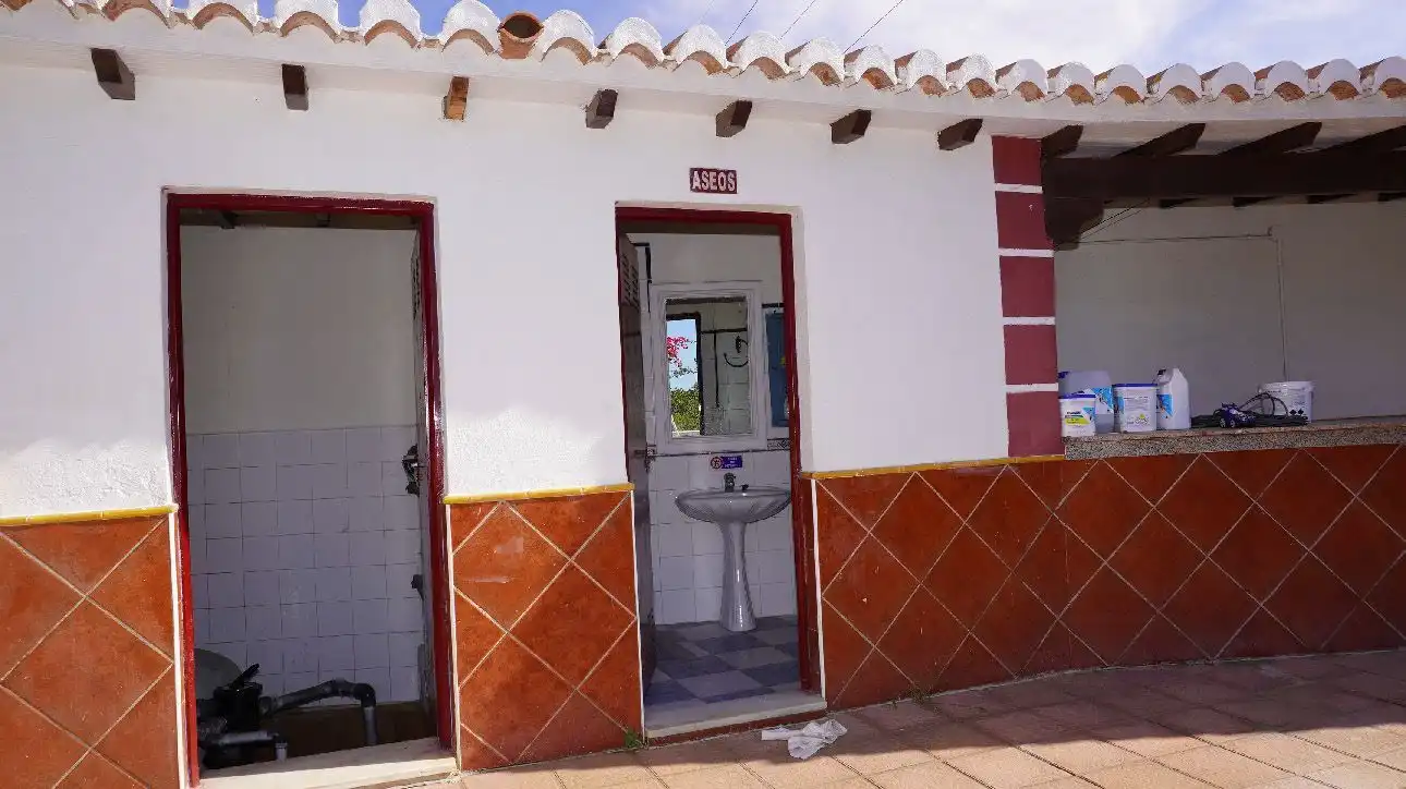 Baño de Finca rústica en venta en Motril con Terraza, Piscina y Amueblado
