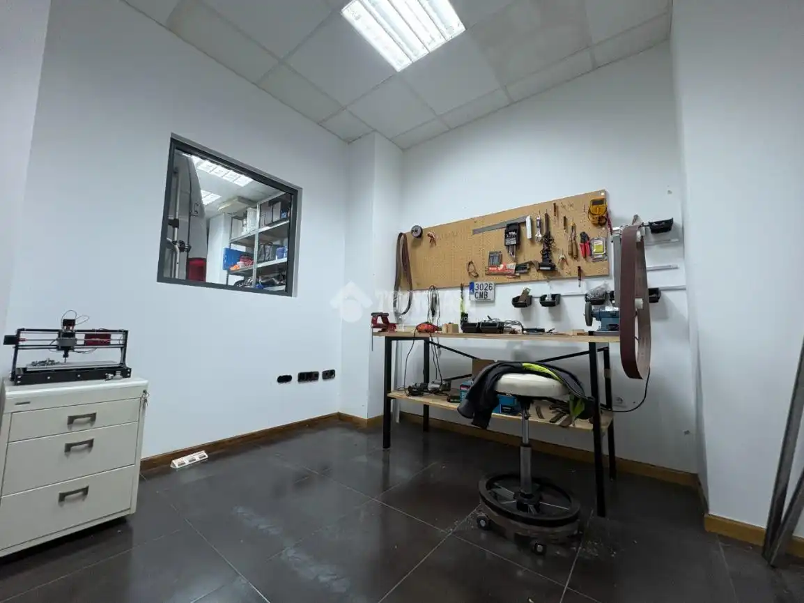 Commercial properties for rent in Xirivella  with Air Conditioner