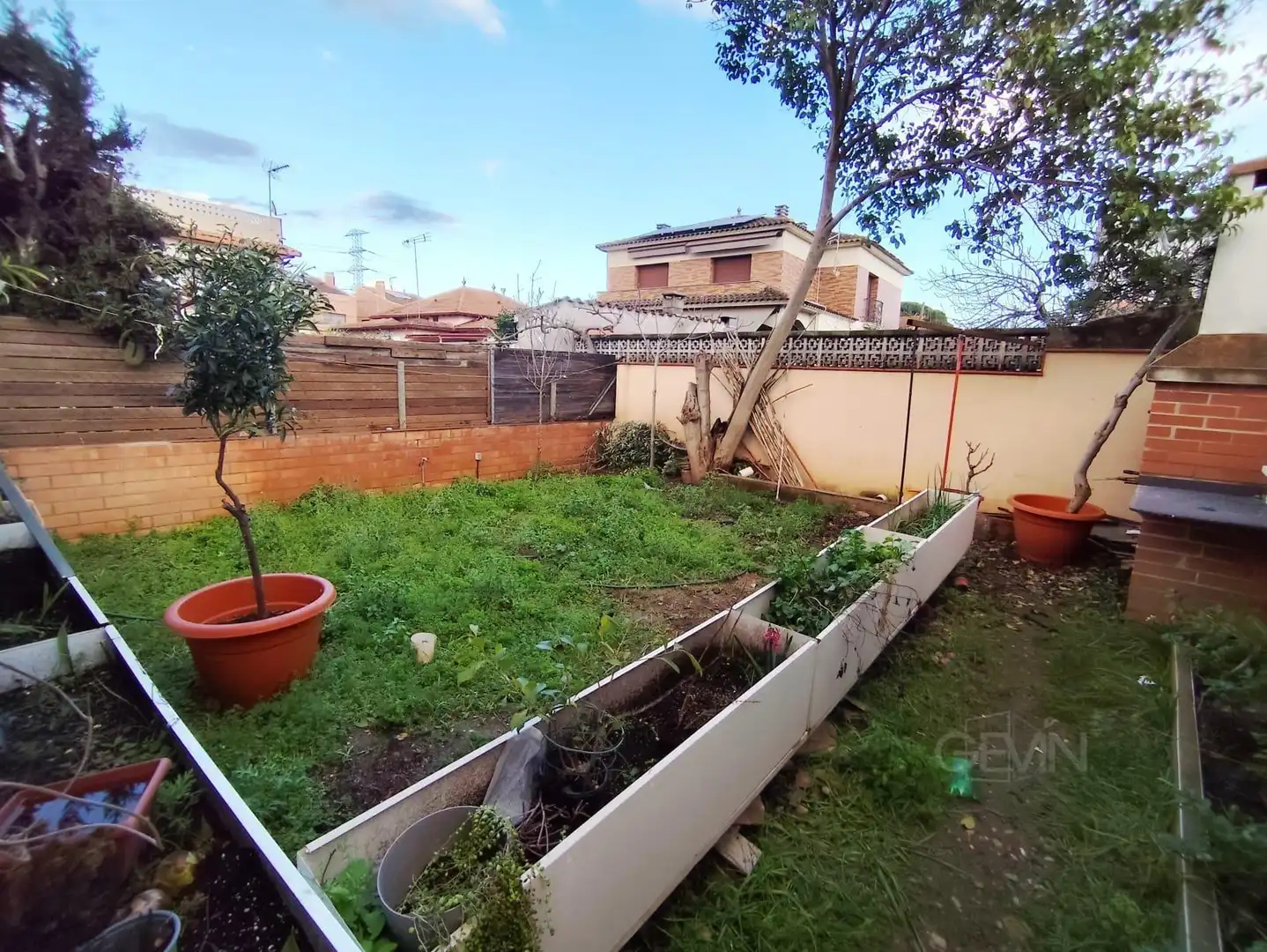 Jardí de Casa adosada en venda en Santa Perpètua de Mogoda amb Calefacció, Jardí privat i Terrassa