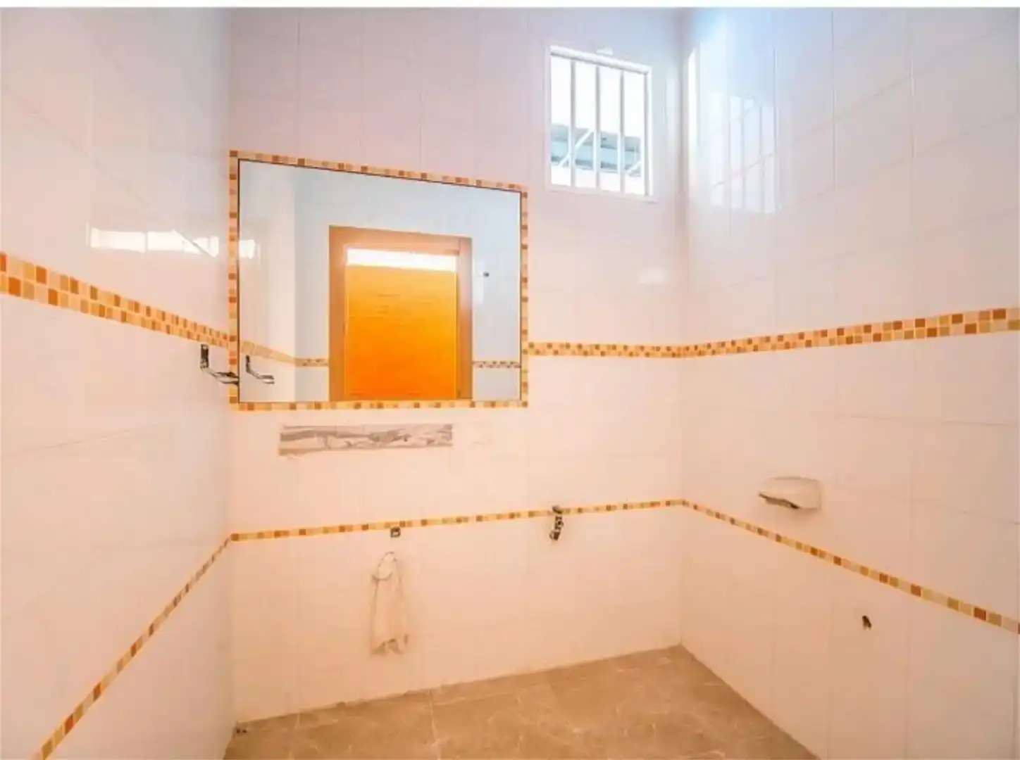 Badezimmer von Geschaftsraum zur Miete in Cartagena mit Klimaanlage