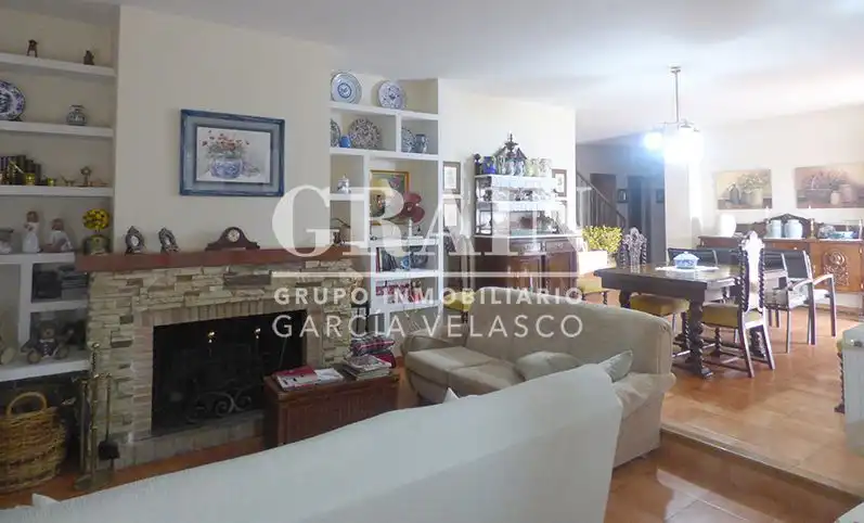 Sala d'estar de Casa o xalet en venda en Albacete amb Calefacció, Jardí privat i Piscina