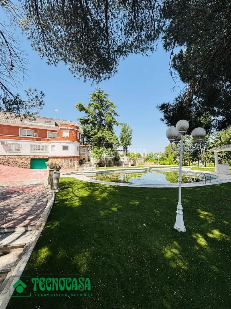 Jardín de Casa o chalet en venta en Casarrubios del Monte