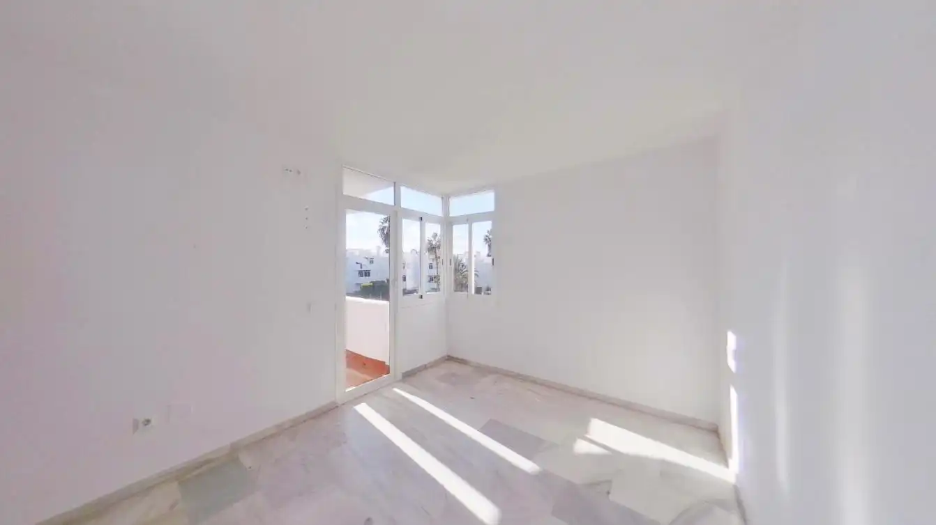 Piso en venta en Av España de Calahonda , Calahonda