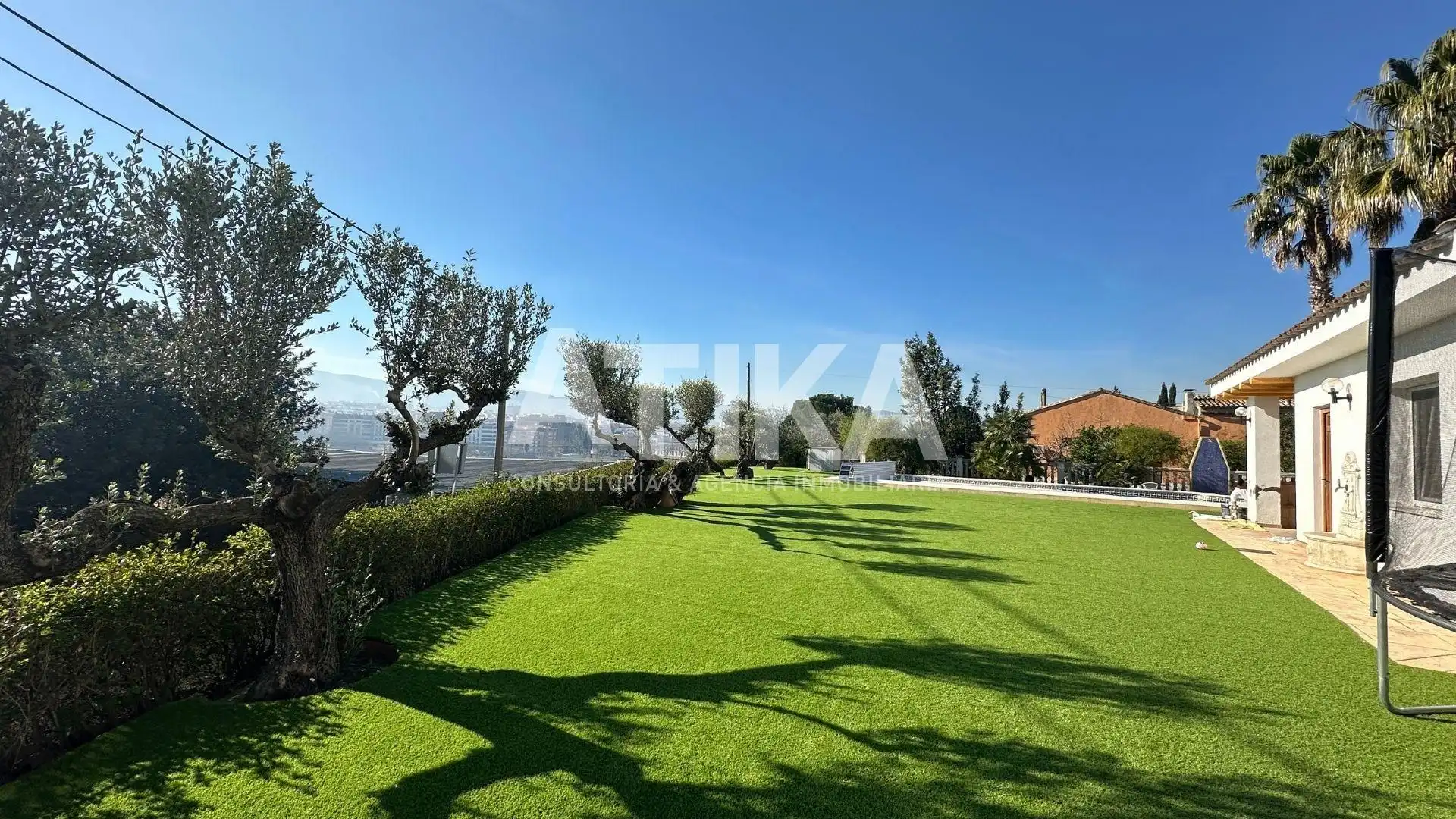 Houses for sale in Ontinyent  with Air Conditioner, Private garden and Parquet flooring