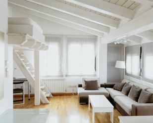 Sala d'estar de Àtic de lloguer en  Huesca Capital amb Aire condicionat i Calefacció