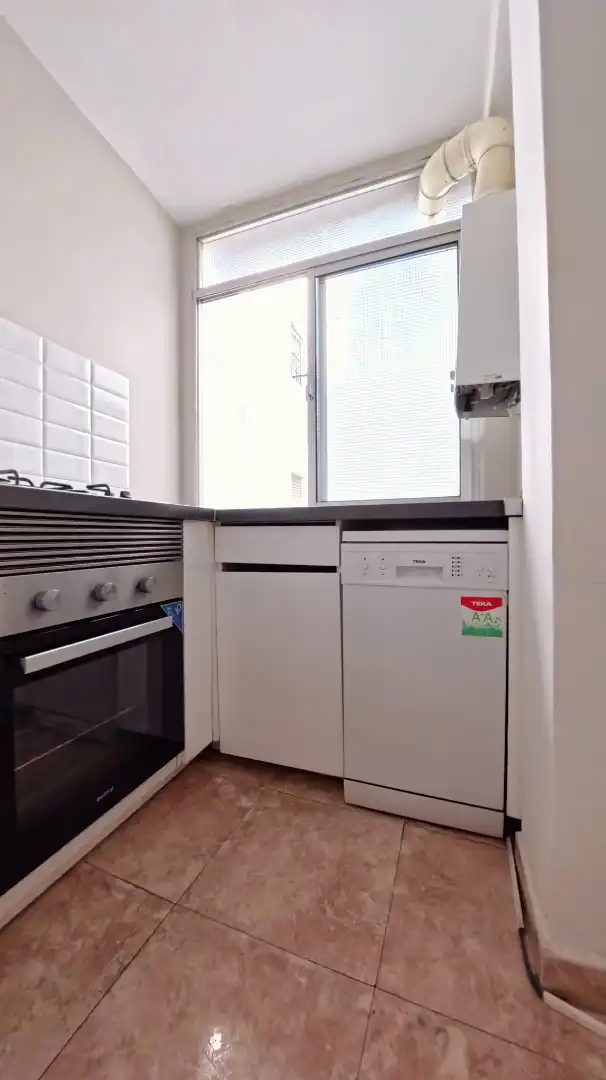Kitchen of Flat for sale in Sevilla  with Air Conditioner, Furnished and Balcony
