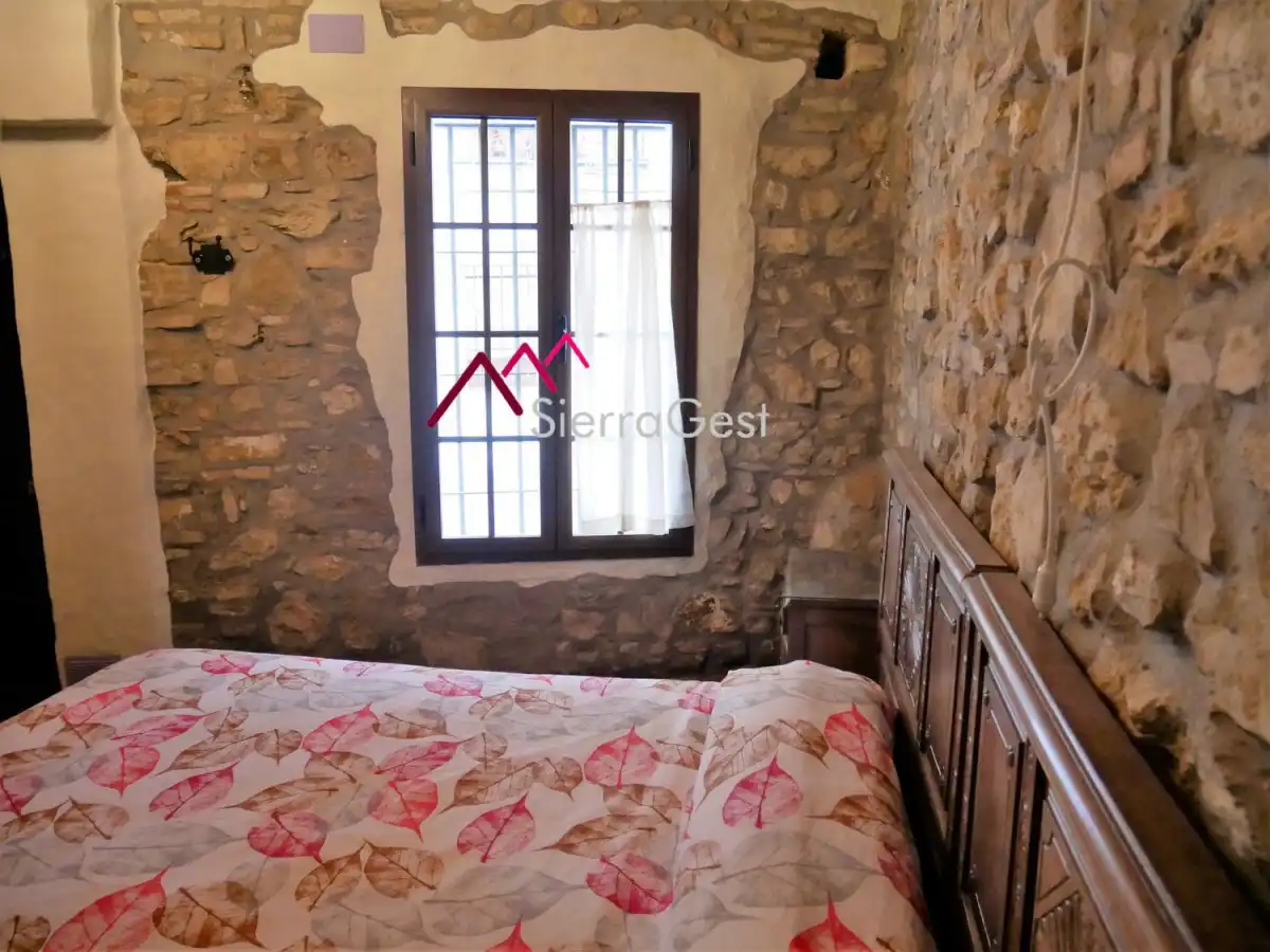 Habitación de Edificio en venta en Ubrique