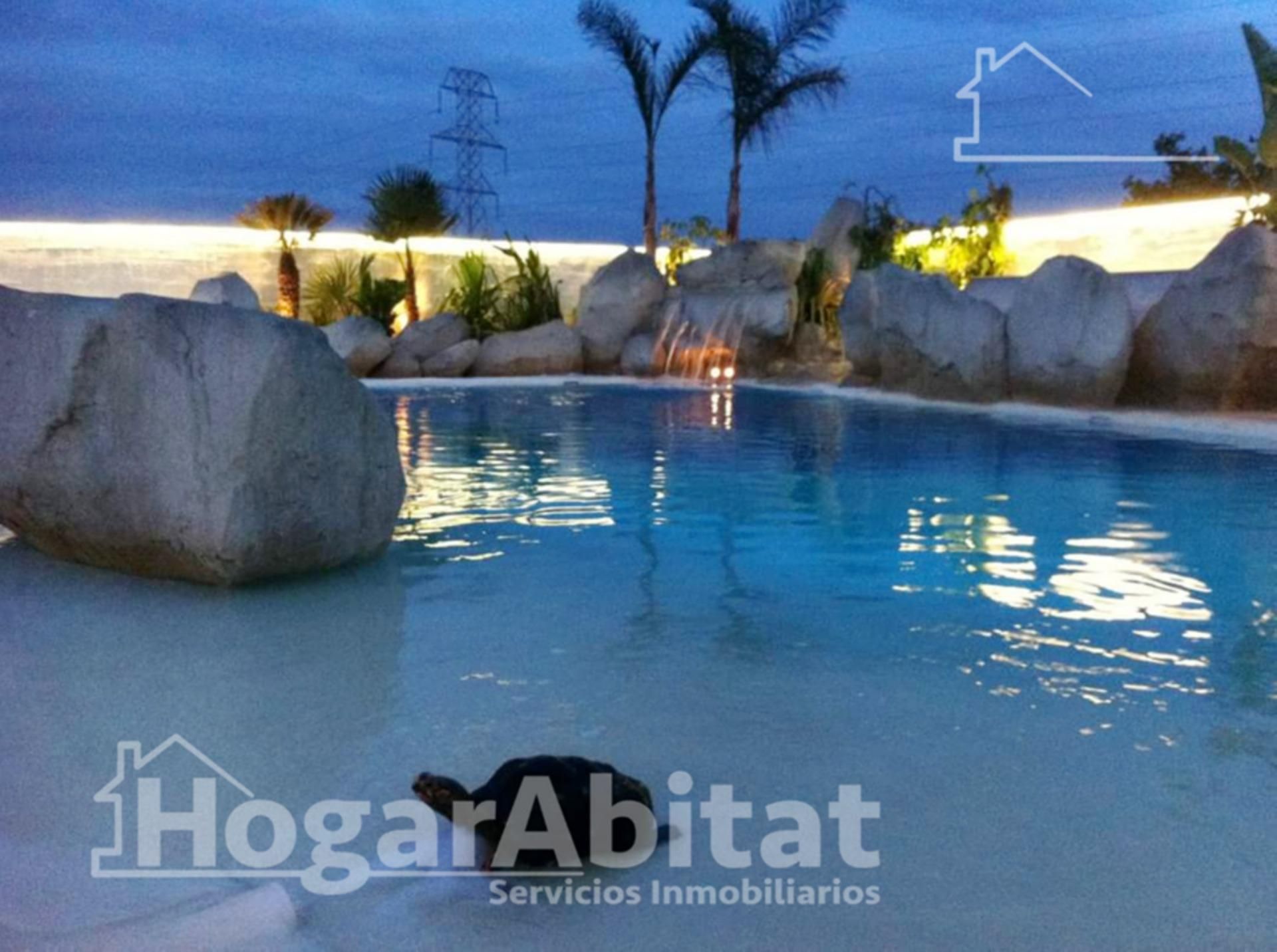 Swimming pool of House or chalet for sale in Torrent  with Air Conditioner, Heating and Private garden