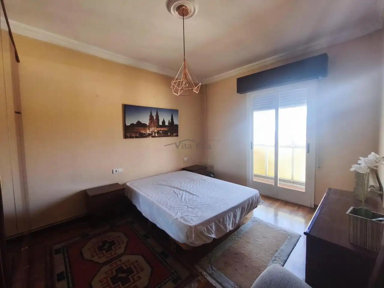 Habitación de Piso de alquiler en Ourense Capital  con Calefacción, Parquet y Amueblado
