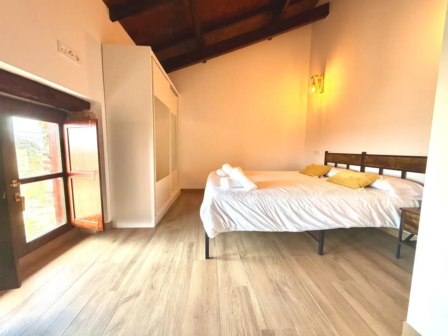 Dormitori de Apartament de lloguer en Miengo amb Calefacció, Jardí privat i Terrassa