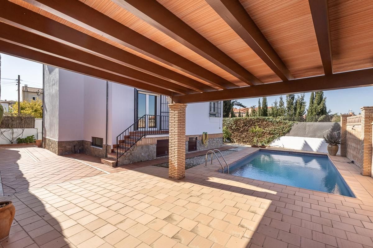 Swimming pool of House or chalet for sale in Ogíjares  with Heating, Terrace and Storage room