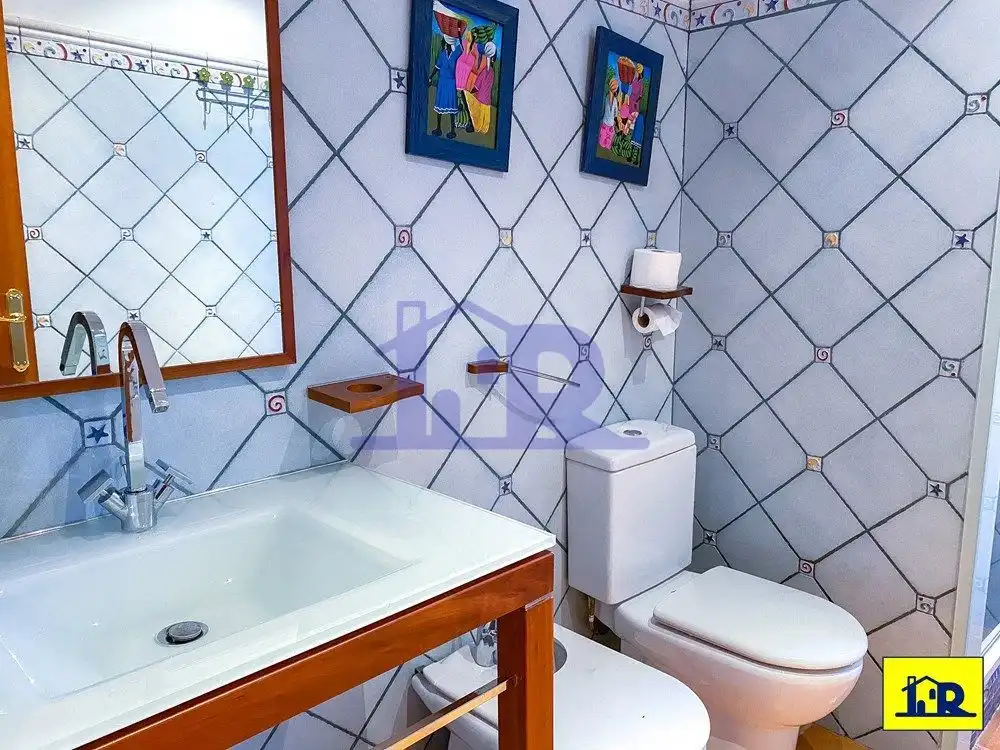 Bathroom of Houses for sale in Arcas del Villar  with Air Conditioner, Heating and Terrace