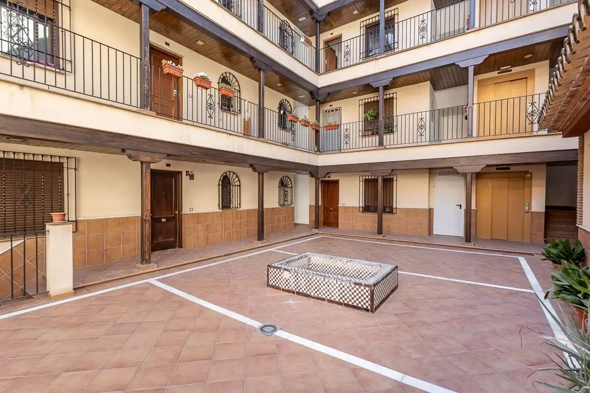 Vista exterior de Piso en venta en La Zubia con Aire acondicionado y Trastero