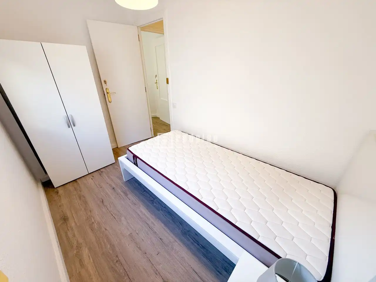 Habitación de Piso en venta en Valencia con Amueblado y Alarma