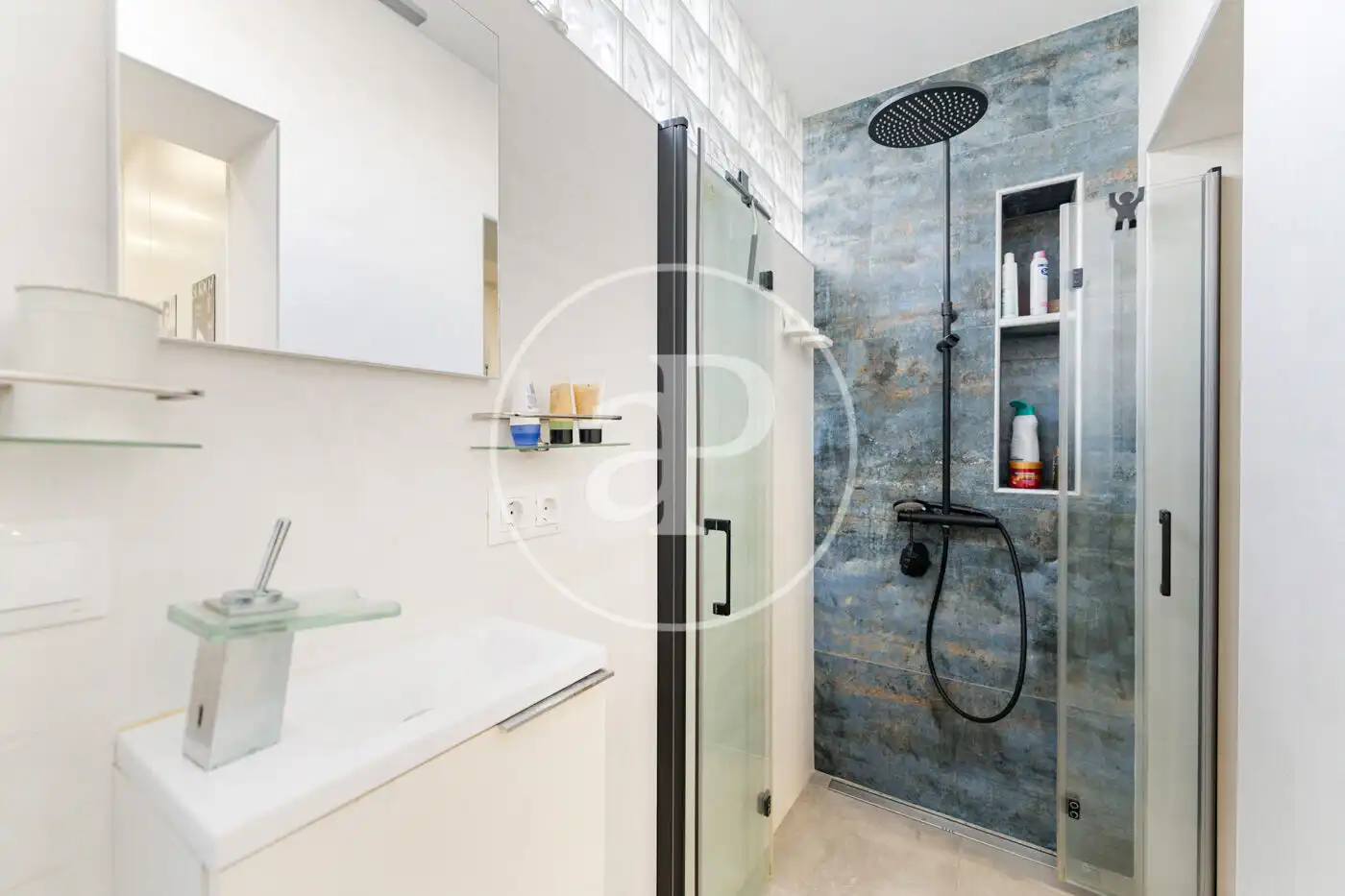 Badezimmer von Wohnung zum Verkauf in  Palma de Mallorca mit Klimaanlage, Privatgarten und Terrasse