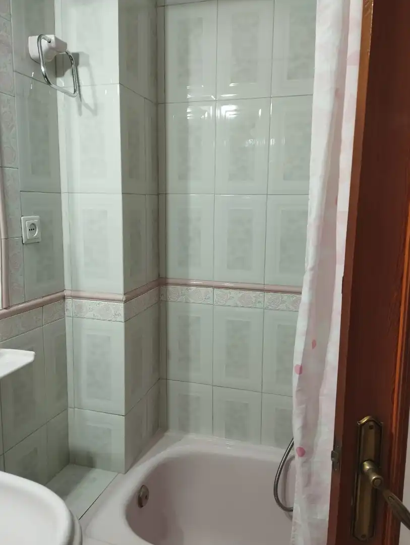 Bathroom of Flat for sale in Cabra  with Storage room, Furnished and TV