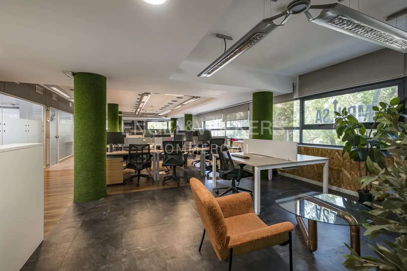 Büro zur Miete in Barcelona mit Klimaanlage, Heizung und Möbliert