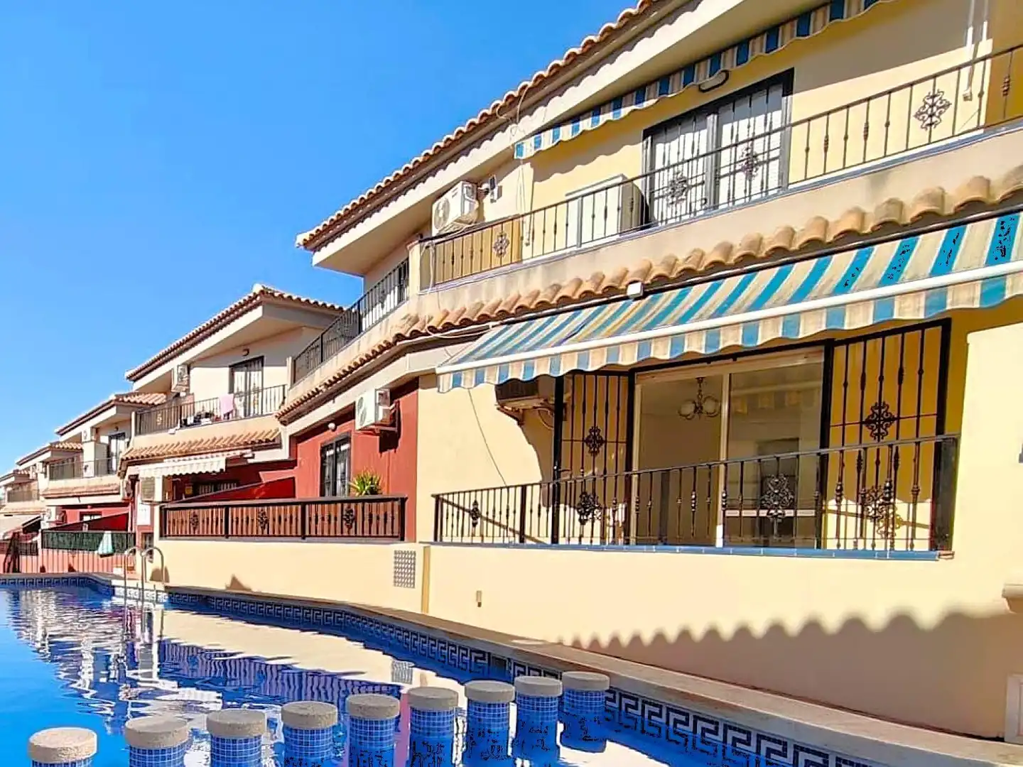 Adosado con terraza en venta en Calle C. Gotzone Mora 14