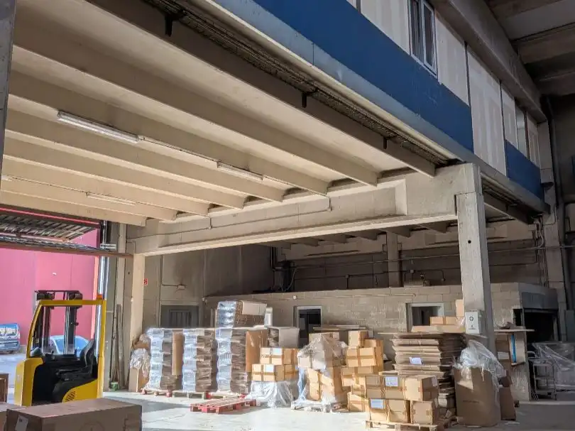 Nave industrial in affitto a Trens Petits 5