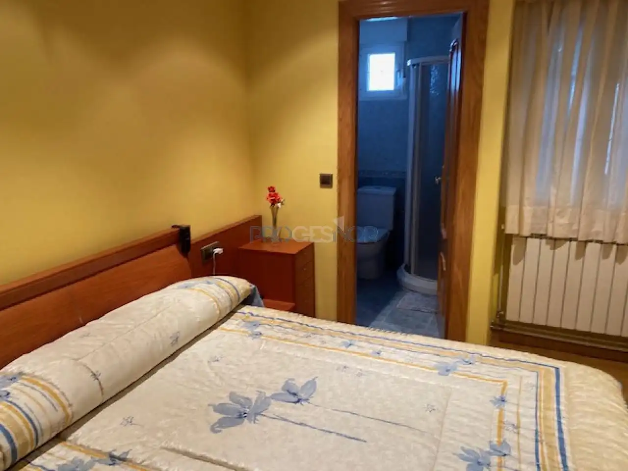 Habitación de Casa o chalet en venta en León Capital  con Calefacción, Jardín privado y Terraza