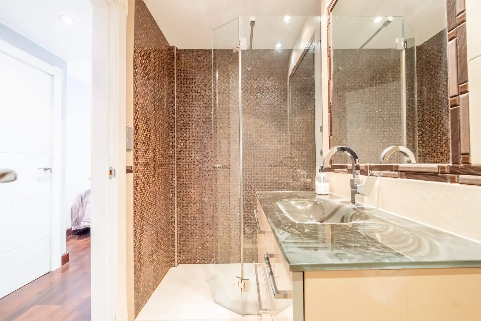 Baño de Piso de alquiler en Zaragoza con Aire acondicionado, Calefacción y Parquet