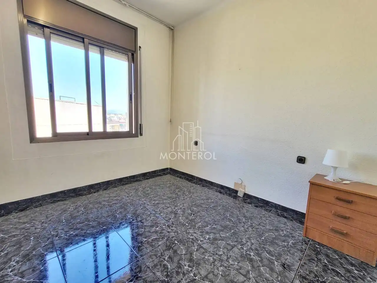Habitación de Piso en venta en Barcelona con Balcón