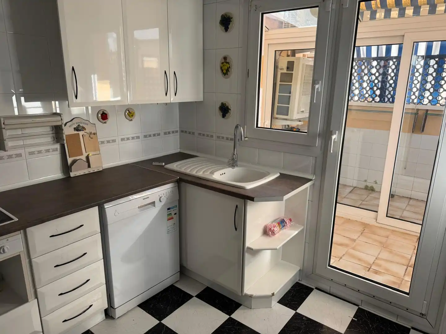 Cuina de Casa adosada en venda en El Campello amb Jardí privat i Terrassa