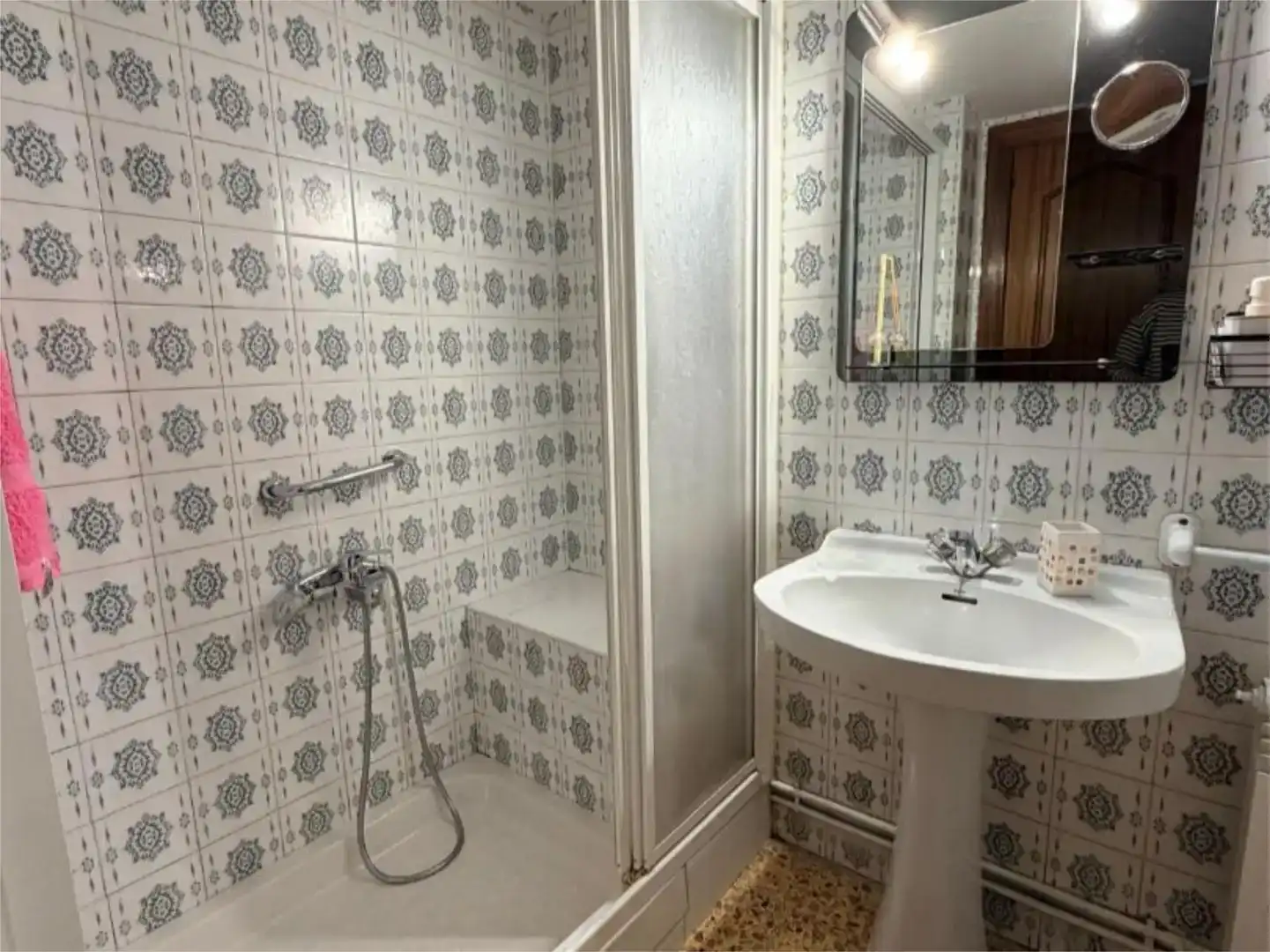 Bathroom of Flat for rent in Benasque, Huesca