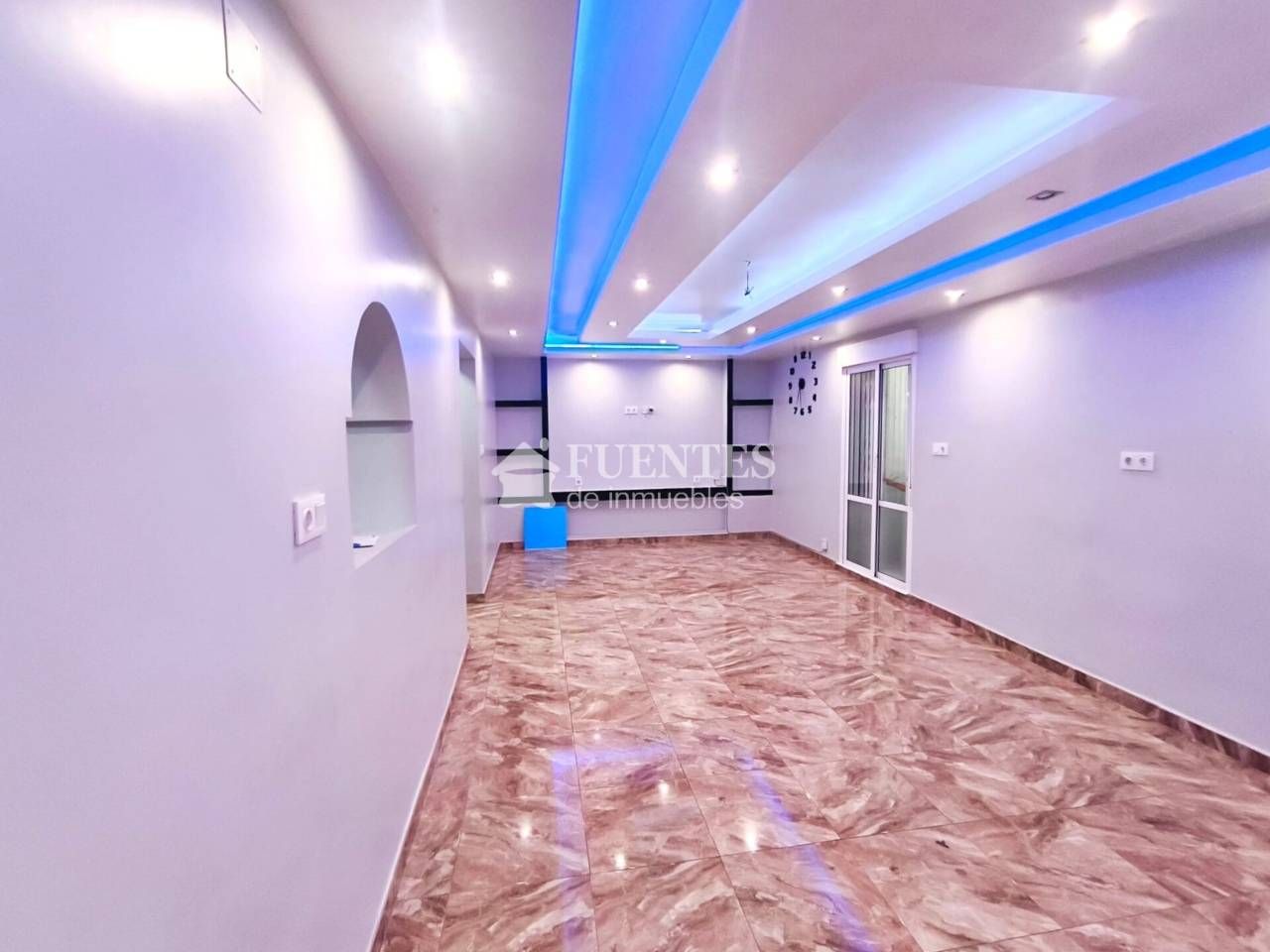 Piso en venta en Alicante / Alacant con Aire acondicionado y Terraza